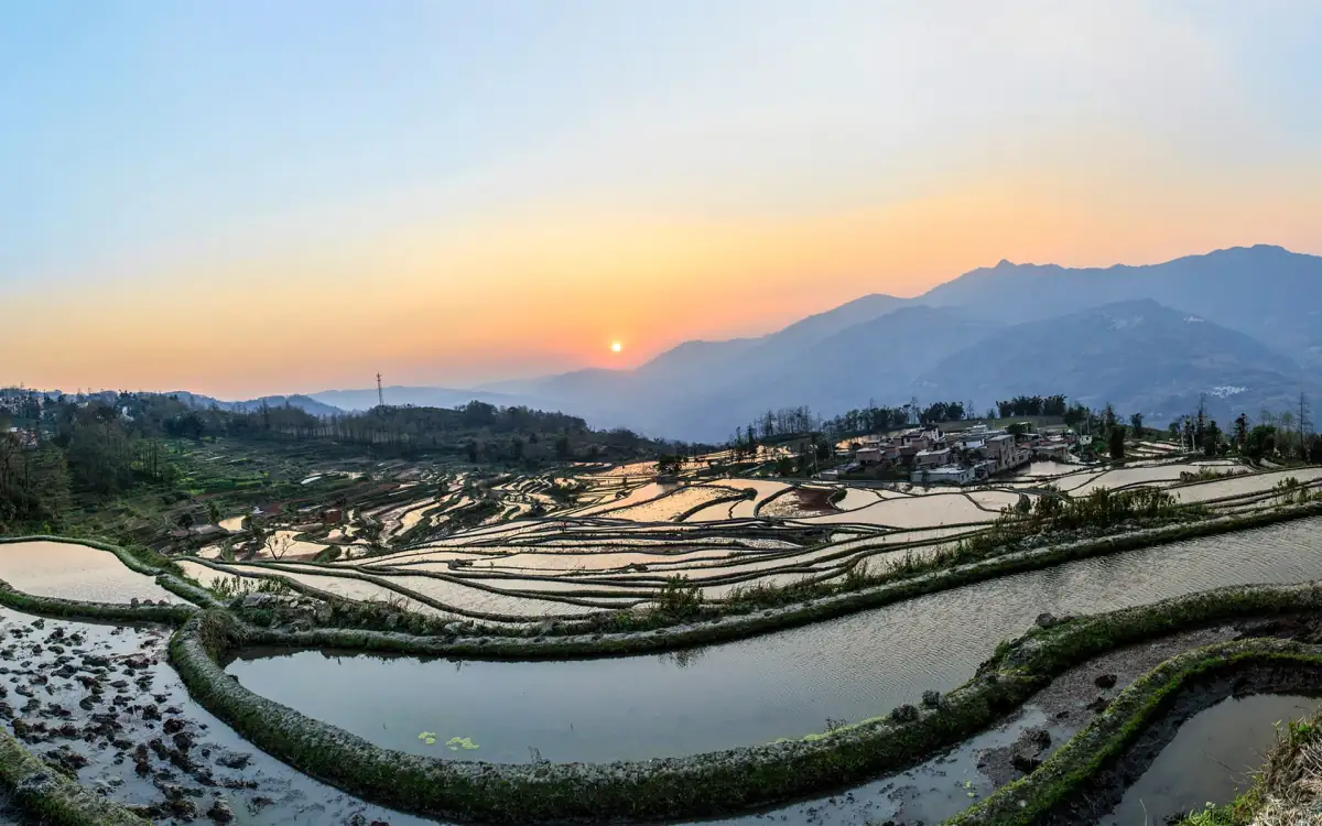 Yuanyang Rice Terraces at Dawn: Photography, Hani Villages & Practical Guide