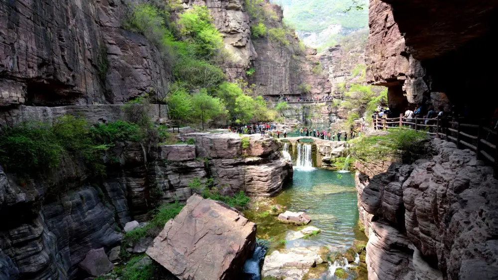 Yuntaishanhongshixia, Henan