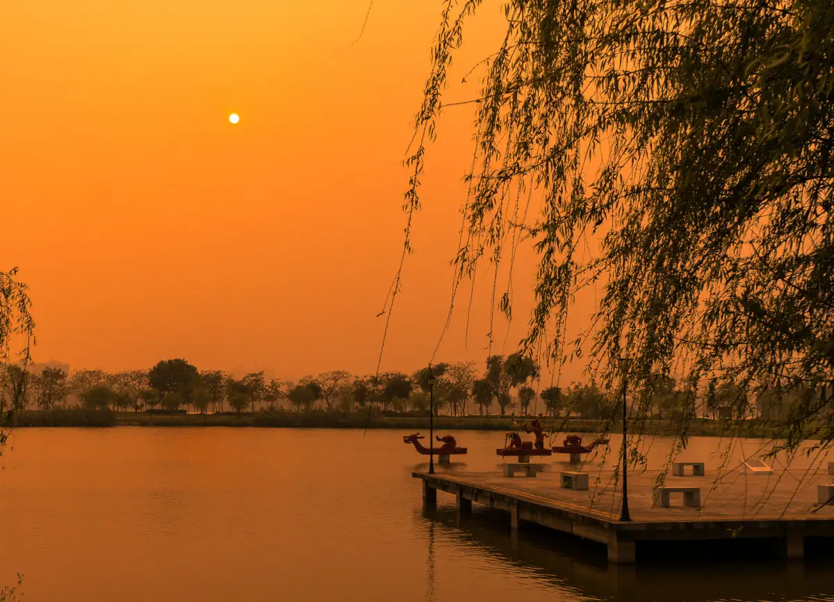 Zhaoqing Travel Guide 2026: Seven Star Crags, Dinghu Mountain & Pearl River Day Trip