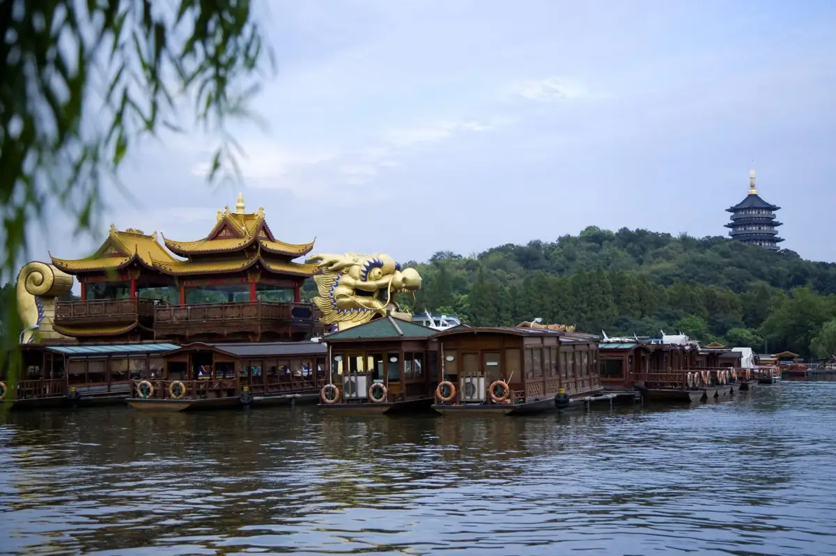 Ningbo Zhejiang Complete Guide 2026: Tianyi Library, Bund, Islands & Seafood