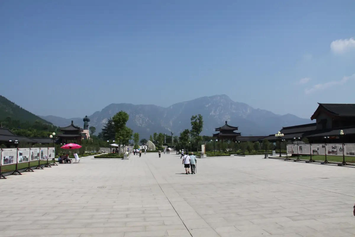 Henan Travel Guide 2025: Zhengzhou, Kaifeng, Luoyang & the Cradle of Chinese Civilisation